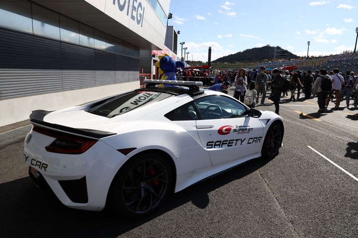 ピットウォーク: セーフティーカー