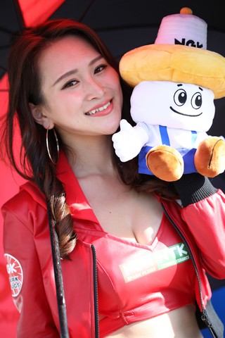 ピットウォーク: レースクイーン