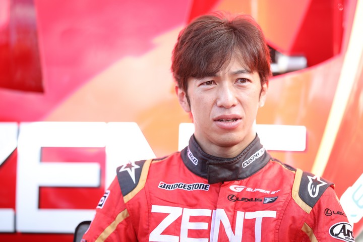 ピットウォーク: 立川祐路（LEXUS TEAM ZENT CERUMO）