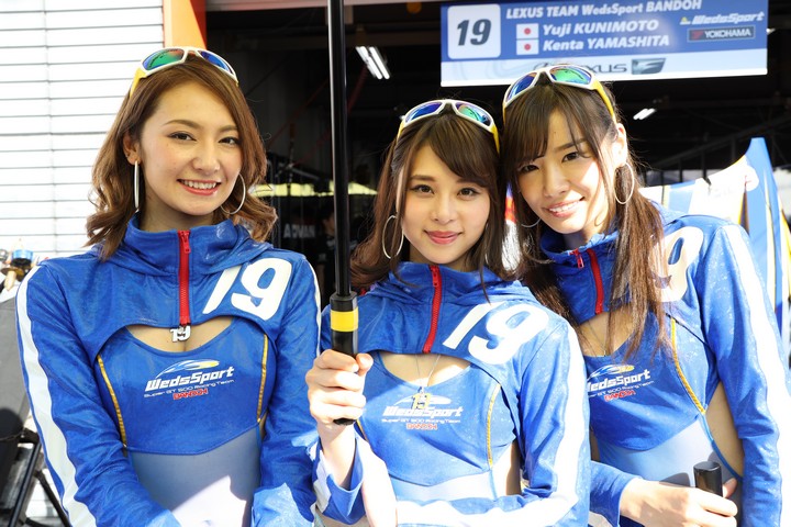 ピットウォーク: レースクイーン