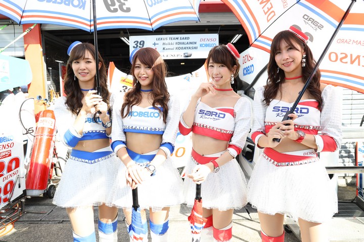 ピットウォーク: レースクイーン