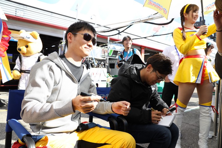 ピットウォーク: 小林崇志（TEAM UPGARAGE）