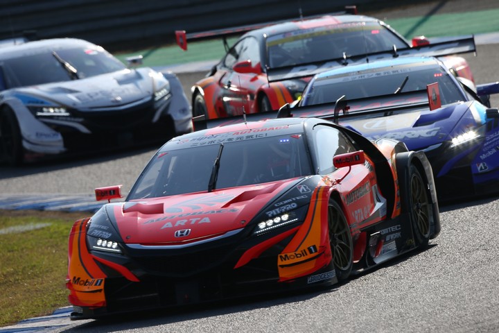 決勝レース: 伊沢拓也（ARTA NSX-GT）