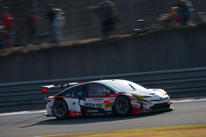 GT300クラス決勝2位は嵯峨宏紀／平手晃平組（TOYOTA PRIUS apr GT）