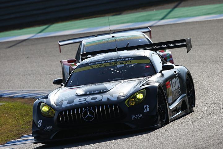 GT300クラスで優勝してチャンピオンを獲得した黒澤治樹／蒲生尚弥組（LEON CVSTOS AMG）