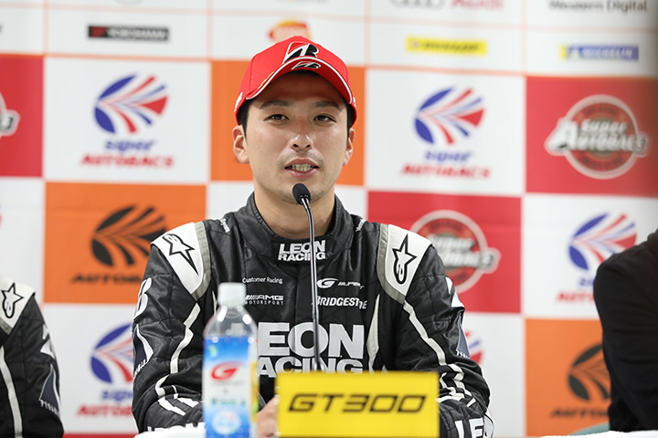 チャンピオン記者会見: GT300クラスチャンピオンの蒲生尚弥（K2 R&D LEON RACING）
