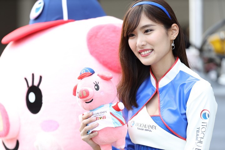 ピットウォーク: レースクイーン