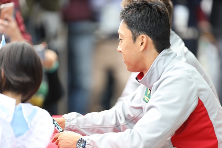 ピットウォーク: 中嶋一貴（VANTELIN TEAM TOM’S）