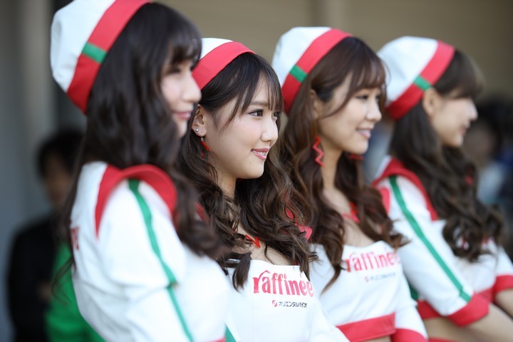 ピットウォーク: レースクイーン