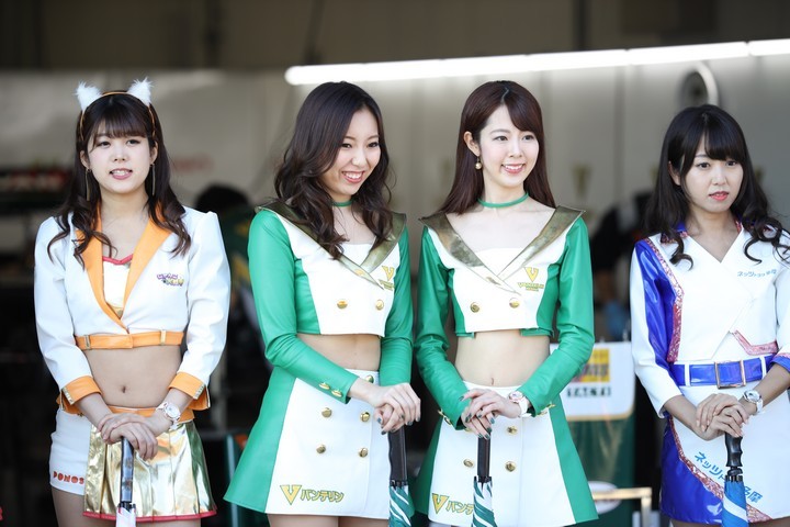 ピットウォーク: レースクイーン