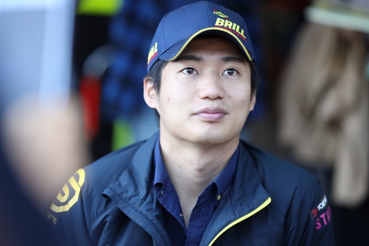 ピットウォーク: 大嶋和也（UOMO SUNOCO TEAM LEMANS）