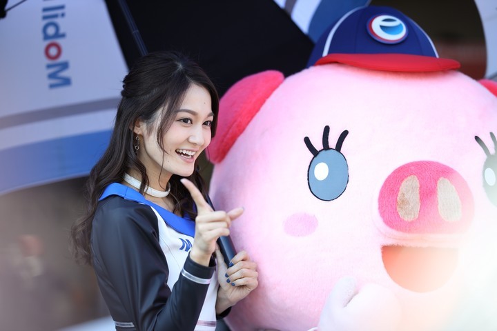 ピットウォーク: レースクイーン