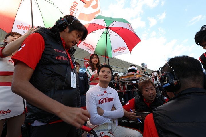 スタート進行: 近藤真彦監督と山下健太（KONDO RACING）