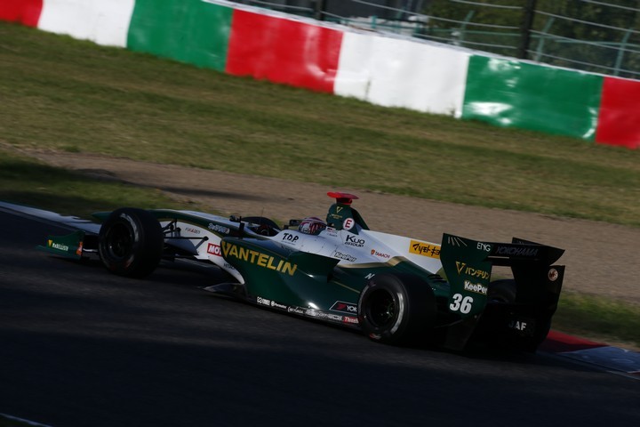 決勝レース: 中嶋一貴（VANTELIN KOWA TOM’S SF14）