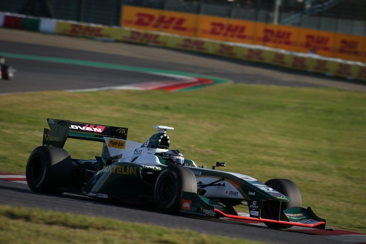 決勝レース: ジェームス・ロシター（VANTELIN KOWA TOM’S SF14）
