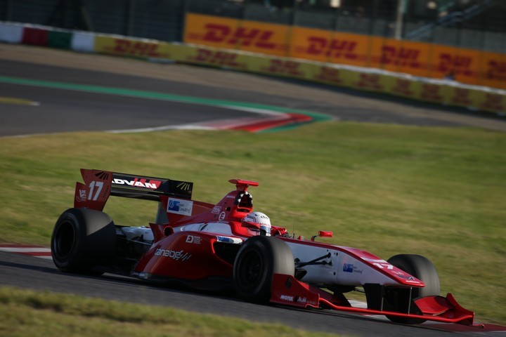 決勝レース: 塚越広大（REAL SF14）
