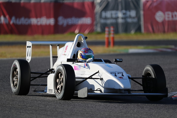 予選3位の荒川麟（Drago CORSE 10V）