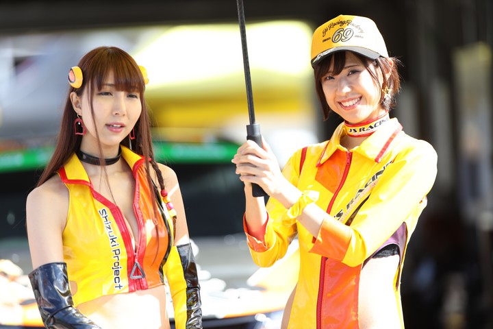 ピットウォーク: レースクイーン