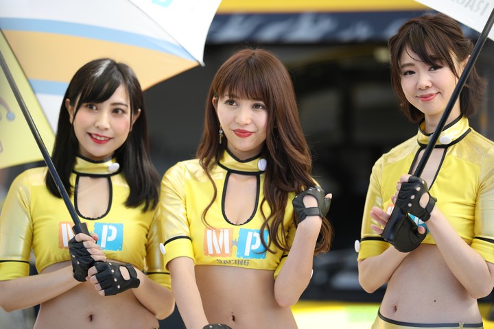 ピットウォーク: レースクイーン