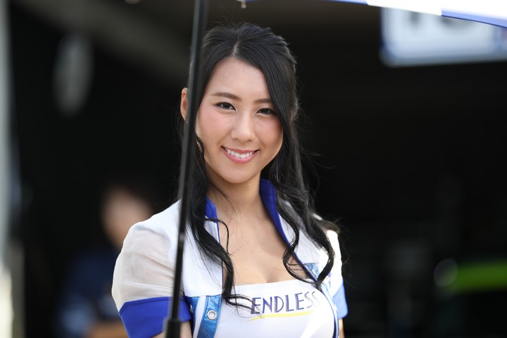 ピットウォーク: レースクイーン