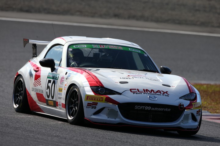 公式予選: 岩岡万梨恵／猪爪杏奈／加藤沙也⾹組（LOVE DRIVE RACINGロードスター）