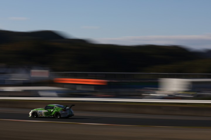 公式予選: 長島正明／小松一臣組（岡部自動車GO＆FUN T-MAN Z34）