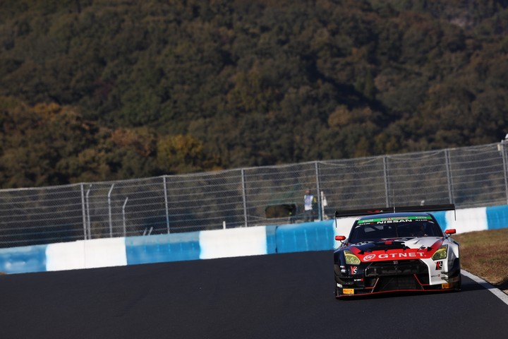 公式予選: 浜野彰彦／星野一樹／藤波清斗組（Y's distraction GTNET GT-R）