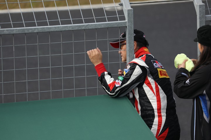 グループ2決勝: レースを見守るトヨタ自動車・豊田章男社長