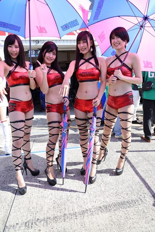 ピットウォーク: レースクイーン