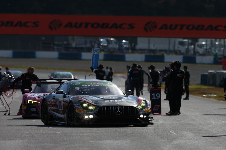 グループ1スタート進行: 佐藤敦／山下亮生／久保宣夫組（SATO - YAMASITA - SS AMG GT3）