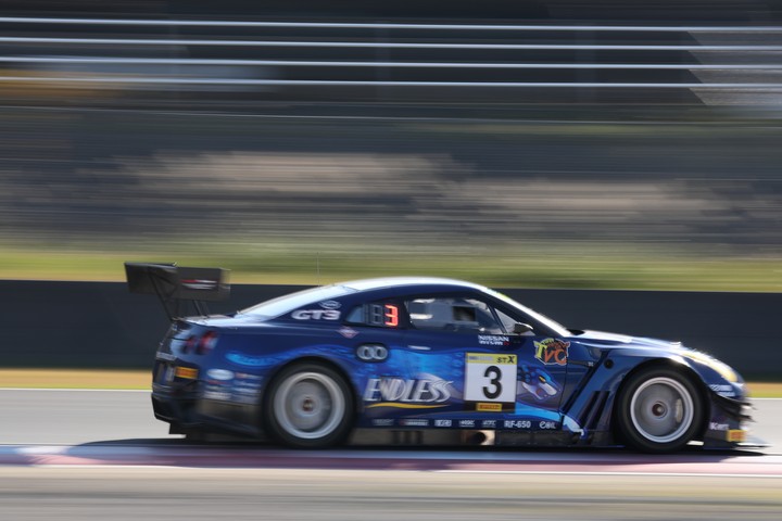 グループ1決勝: ユーク・タニグチ／山内英輝／銘苅翼組（ENDLESS GT-R）