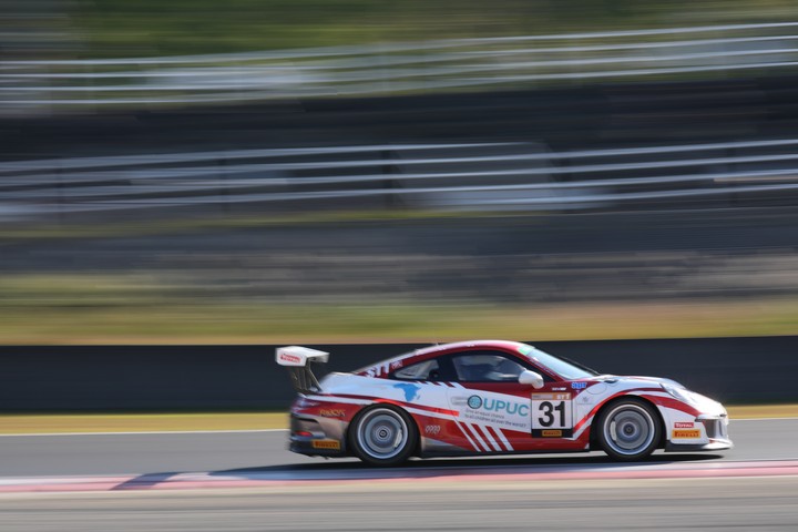 グループ1決勝: T.スターク／影山正美／富田竜一郎組（Porsche 991GT3 Cup）