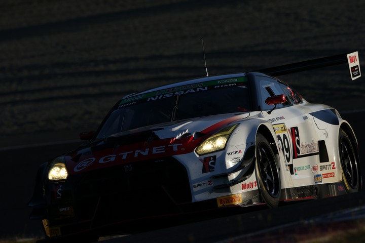 浜野彰彦／星野一樹／藤波清斗組（Y's distraction GTNET GT-R）