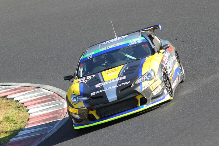 豊田章男社長（登録名はMORIZO）がドライブするST-４クラスのT'S CONCEPT小倉クラッチ86