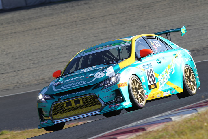 ST-3クラスポールポジションは服部尚貴／脇阪薫一／平沼貴之組（埼玉トヨペットGreen Brave GR SPORTマークX）