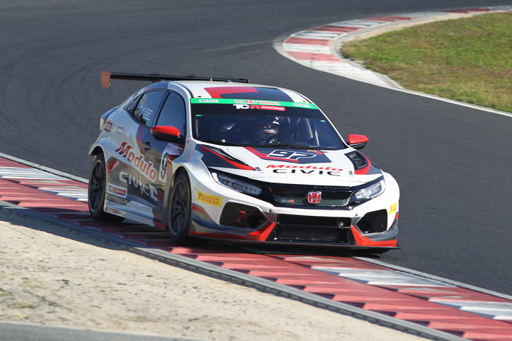 ST-TCRクラス優勝は植松忠雄／中野信治／大津弘樹／小林崇志組（Modulo CIVIC TCR）