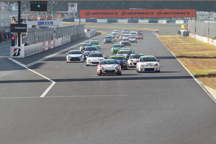 3時間の決勝レースがスタートした