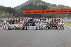GT300ドライバーの集合写真