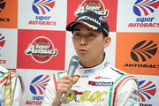 予選記者会見: GT300クラスポールポジションの平峰一貴（JLOC）