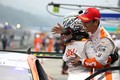 決勝レース: GT500クラスで優勝した関口雄飛と中嶋一貴（LEXUS TEAM au TOM'S）