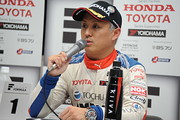 予選記者会見: ポールポジションの関口雄飛（ITOCHU ENEX TEAM IMPUL）
