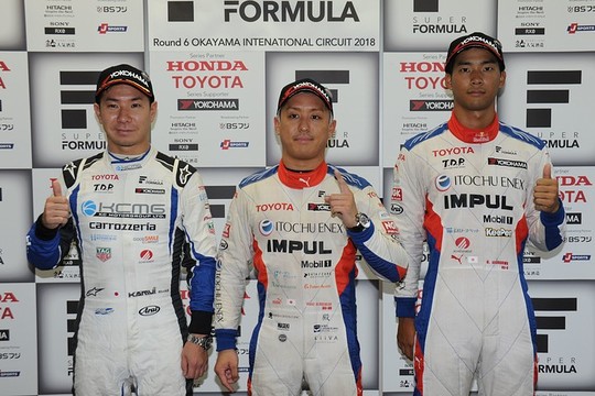 予選フォトセッション: トップ3のドライバーたち 予選フォトセッション: トップ3のドライバーたち