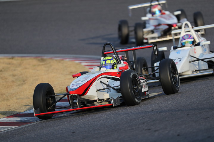 荒川をパスして3位に上がった岩佐歩夢