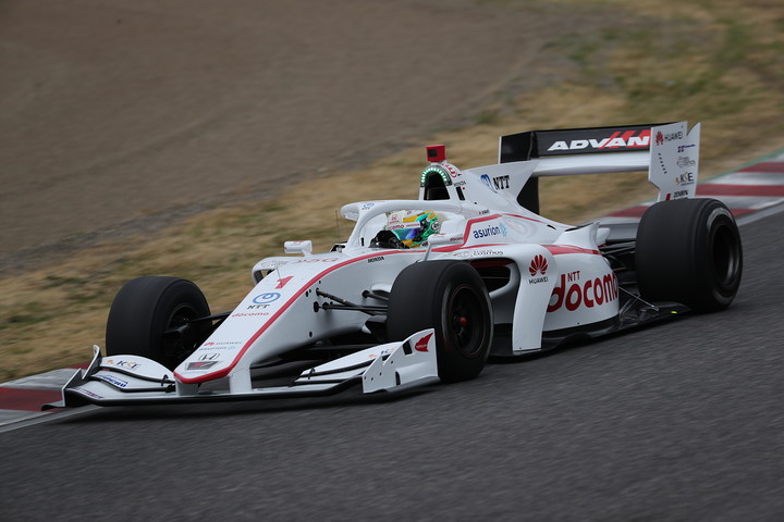 SFラインナップ: CarNo.1 山本尚貴（DOCOMO TEAM DANDELION RACING）