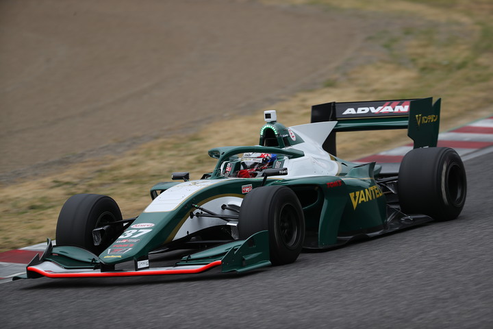 SFラインナップ: CarNo.37 ニック・キャシディ（VANTELIN TEAM TOM’S）