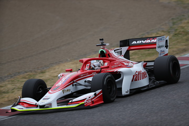 SFラインナップ: CarNo.4 国本雄資（KONDO RACING）