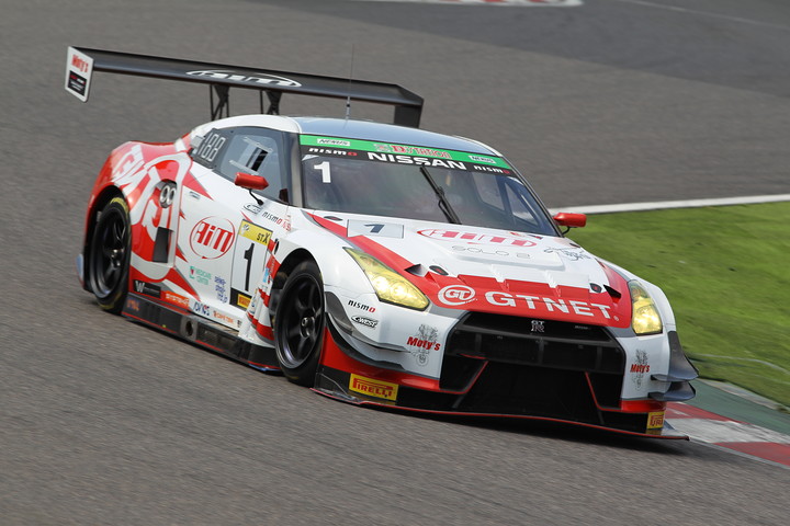 総合＆ST-Xクラスポールポジションの浜野彰彦／星野一樹／藤波清斗組（GTNET GT3 GT-R）