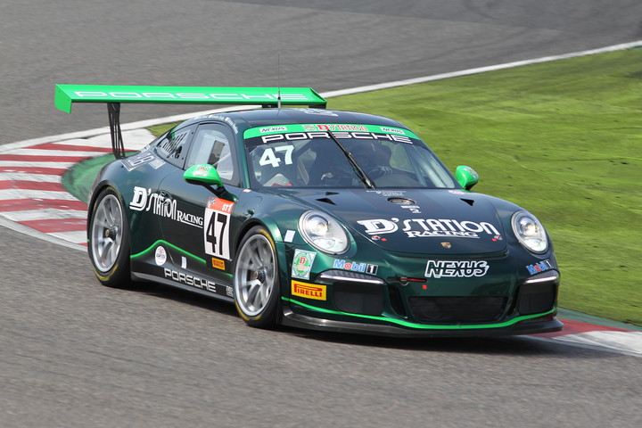 ST-1クラスポールポジションの星野辰也／織戸学／濱賢⼆組（D'station Porsche）