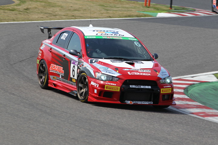 ST-2クラスポールポジションの冨桝朋広／菊地靖／大橋正澄組（新菱オート☆DIXCELエボⅩ）