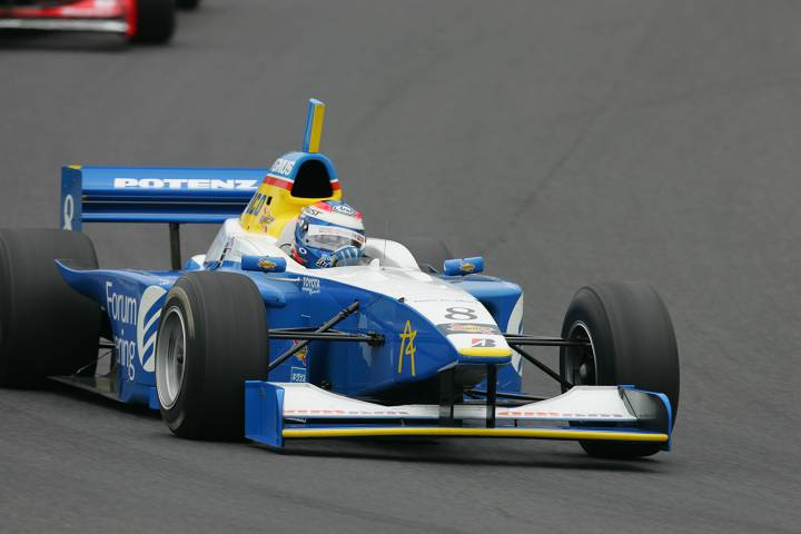 ファイナルスプリントを2位でスタートするも他車と絡み11位に終わった土屋武士